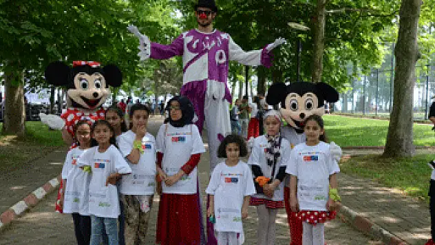 Mülteci ve Türk çocukları etkinlikte doyasıya eğlendi