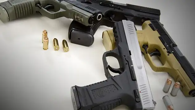  Otogar müdürü silahını temizlerken kazara kendini vurdu 