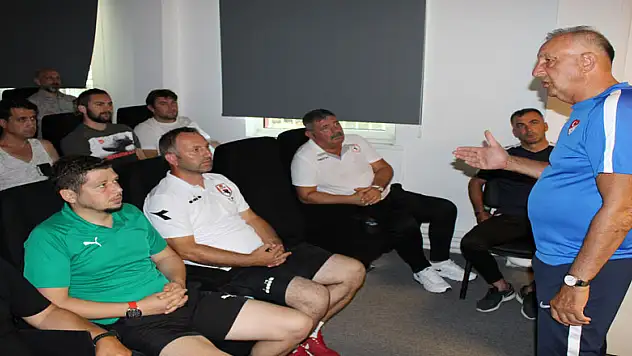   - Kaleci Antrenör Eğitim Semineri sona erdi 