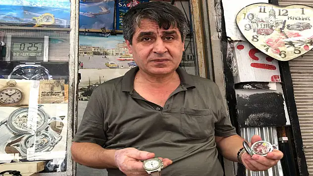 Bir metrekare alanda saat tamiri 