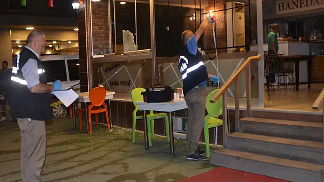  Bafra'da 2 iş yeri kurşun yağmuruna tutuldu 