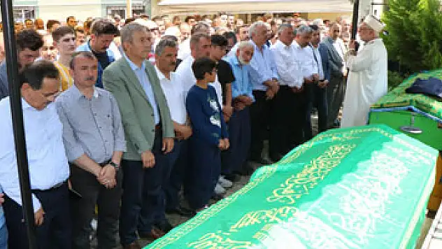 Selde hayatını kaybeden 2 kişi son yolculuğuna uğurlandı