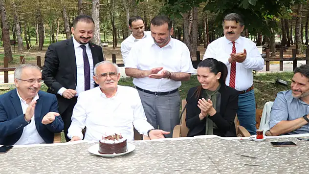 Yusuf Ziya Yılmaz'ı duygulandıran sürpriz  