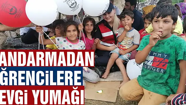 Jandarmadan Öğrencilere Sevgi Yumağı