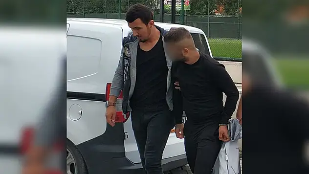  Uyuşturucu satmaktan gözaltına alındı