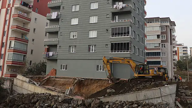 Risk devam ediyor, evlerine giremiyorlar