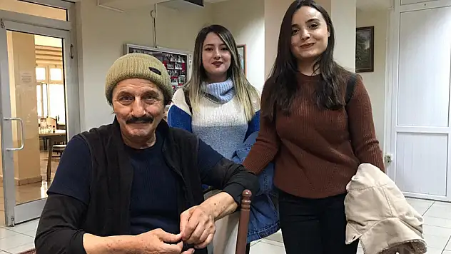 Huzurevindeki emekli öğretmenler unutulmadı