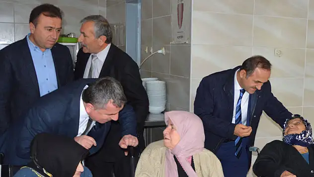 Başkan Özdemir: 'Engellilerin hayatını kolaylaştırmalıyız'