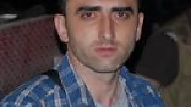 Öğretmen otomobiliyle ırmağa uçtu