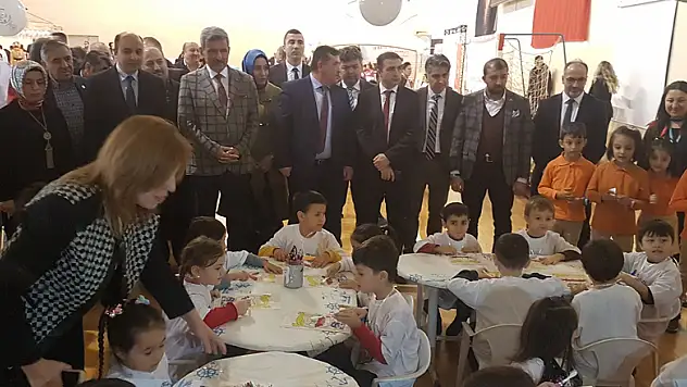 Vezirköprü'de öğrencilere diş macunu ve fırça