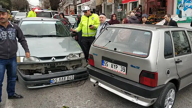 Samsun'da hastane önünde kaza: 2 yaralı