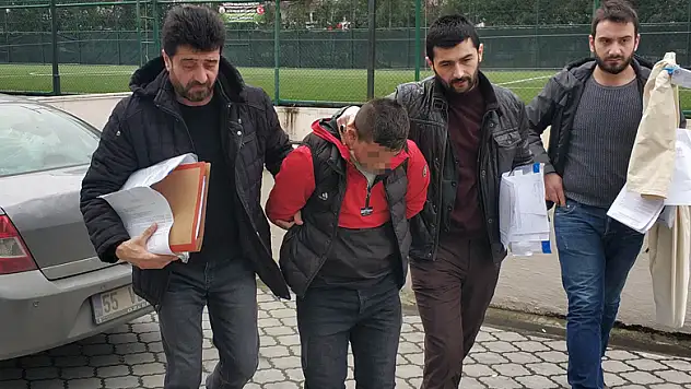 Tüfekle ateş açınca kendisine müdahale eden bekçilere saldırdı