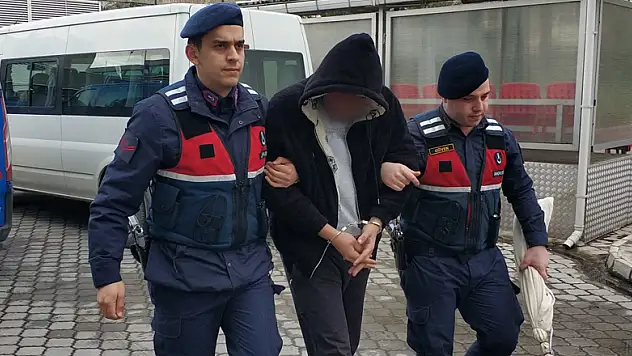 Çaldığı tabancayı sattı