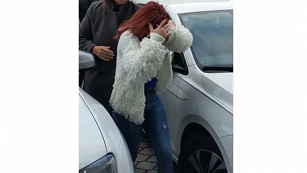 Babasını bıçaklayan 15 yaşındaki kıza adli kontrol