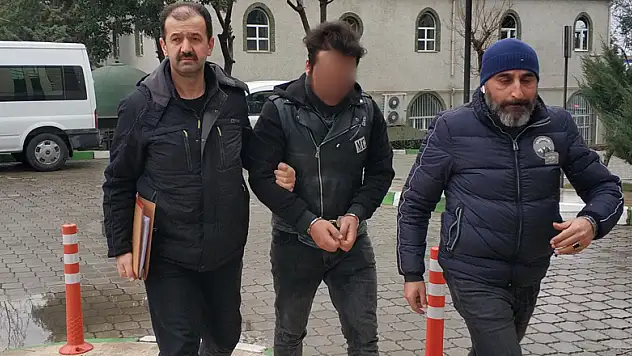 Kız arkadaşının özel fotoğraflarını başkalarına gönderince gözaltına alındı