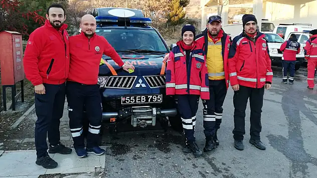 Samsun UMKE Ayşe Yıldız'ın 29 saat sonra enkaz altından kurtarılmasına ortak oldu