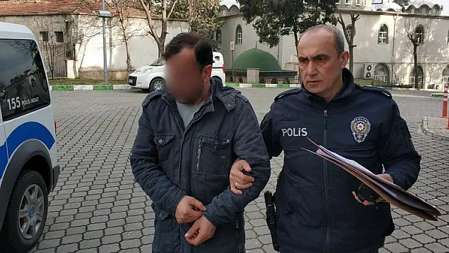 Su tesisatçısı apartmanın su pompasını çaldı