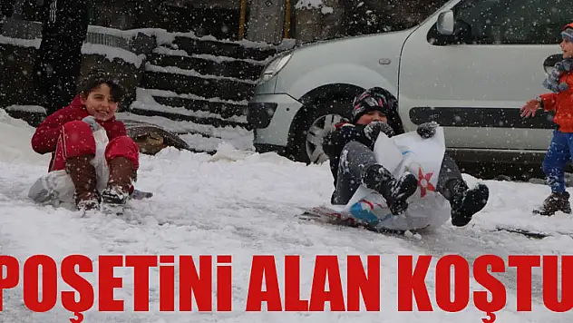 Samsun beyaza büründü, poşetini alan sokağa koştu