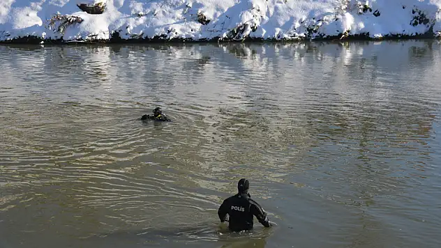 Terme Çayı'nda kaybolan babayı arama çalışmaları devam ediyor