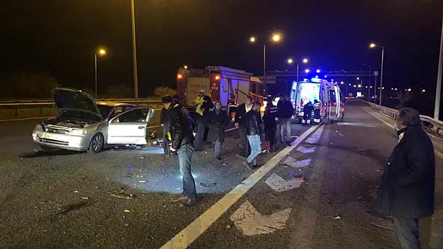 Ankara'da sıkışmalı trafik kazası: 1'i ağır 4 yaralı