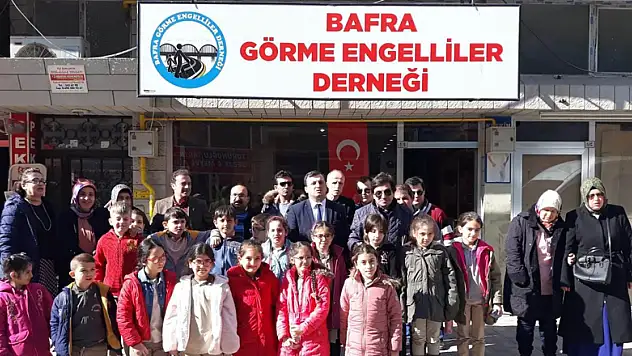 Görme engellilerden 'Her Yere Kitap, Her Yerde Kitap' etkinliğine destek