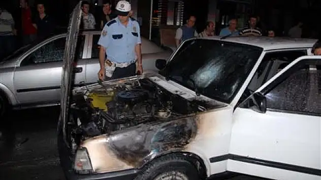 Otomobilde çıkan yangın söndürüldü