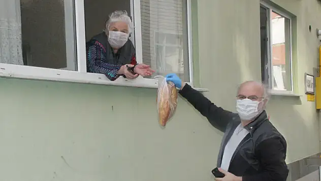 Annesi için 150 kilometre geliyor ama sarılamadan dönüyor