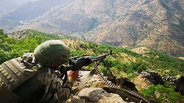 MSB: 'Barış Pınarı bölgesi güneyinde saldırı girişiminde bulunan 10 PKK/YPG'li terörist etkisiz hale getirildi'