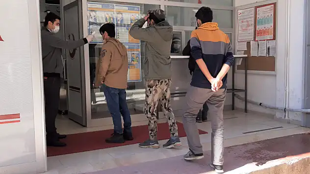 Sınırdan geçemeyen göçmenler Samsun'a getirildi