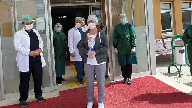 15 yıllık hemşire koronayı yendi