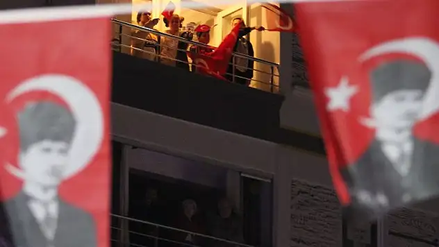 21.00'de meşaleli 23 Nisan kutlaması 