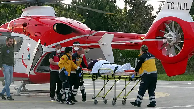 Düşerek bacağı kırılan yaşlı kadın ambulans helikopterle hastaneye sevk edildi