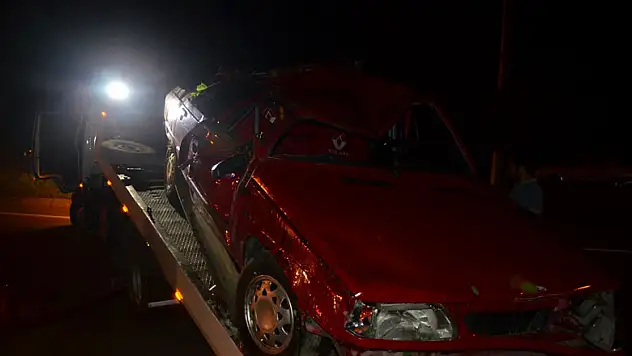 Hurdaya dönen araçtan sağ çıktılar