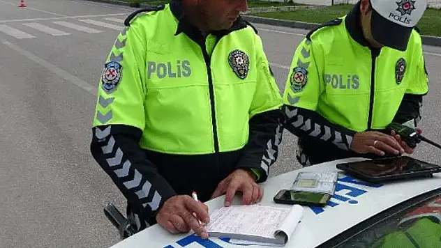 Bafra'da maske takmayan 28 kişiye para cezası