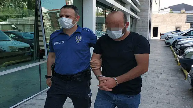 Arabayla polisin ayağının üzerinden geçti, tutuklandı
