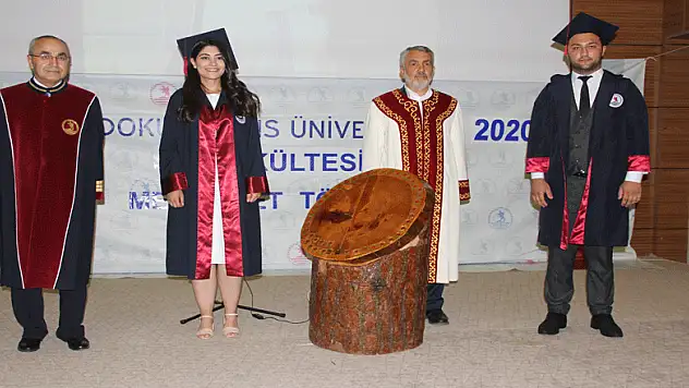 247 genç hekime online mezuniyet