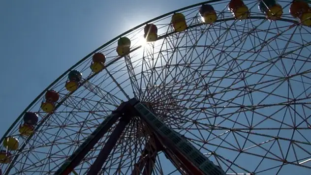 Lunapark ve tematik parklar açıldı