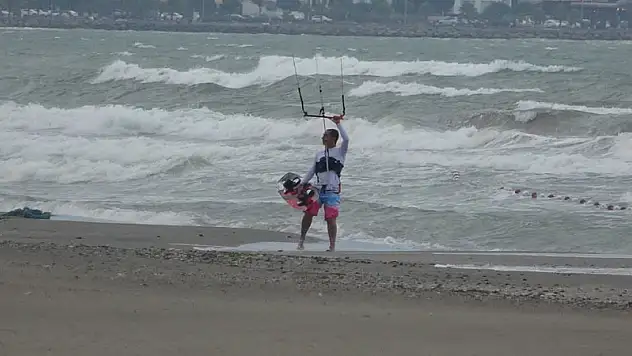 Fırtınayı fırsata çevirdi