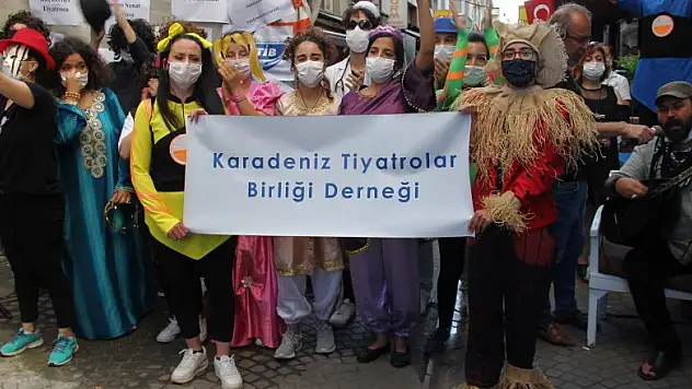 Tiyatrocular sektöre destek istedi  