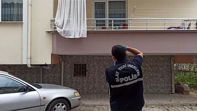 Balkondan düşen 3 yaşındaki çocuk yaralandı