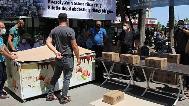 Ayasofya için tatlı ikramı