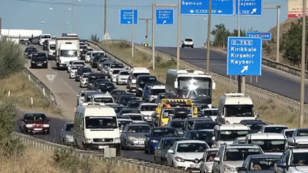 Tatilciler dönüş yoluna geçti, araçlar ilerlemekte güçlük çekti