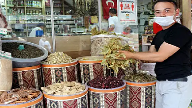 Aktarlar sucuk, köfte ve mangal baharatı siparişine yetişemiyor