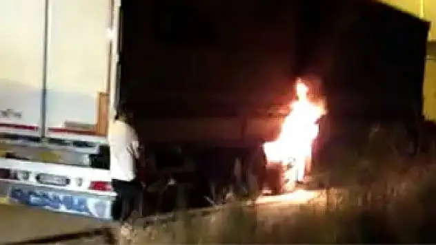 Samsun'da seyir halindeki tırda yangın çıktı