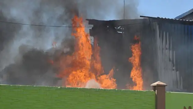 Geri dönüşün tesisinde yangın