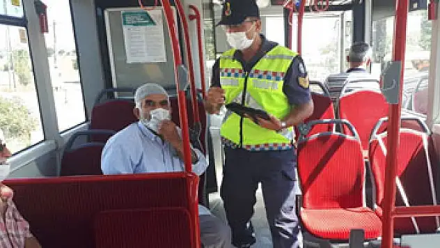 Jandarmanın 'virüs' denetimlerinde 38 araç ve sürücüye ceza
