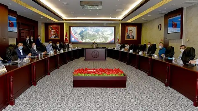 Rektör Ünal: 'Eğitimde bir revizyona gireceğiz'   