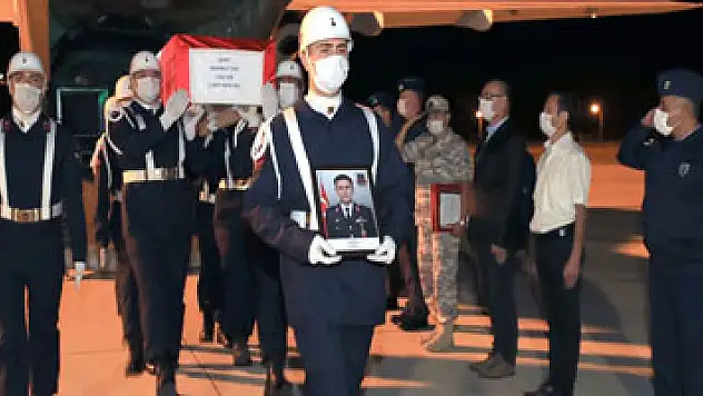 Şehit Yüzbaşı Mahmut Top'un naaşı Samsun'a getirildi