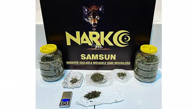 Samsun'da 2 kişi araç içinde uyuşturucuyla yakalandı