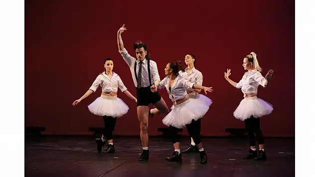 Sezonun ilk bale performansı 'Rondo Ala Turka' ve 'Güldestan'dan kesitler